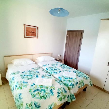 Apartment Luna Tribunj Tribunj  Bagian luar foto