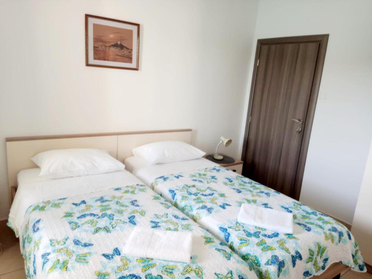 Apartment Luna Tribunj Tribunj  Bagian luar foto